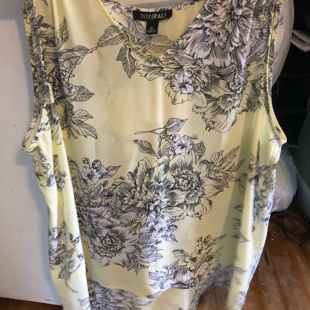 Sleeveless blouse